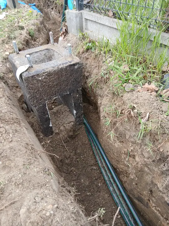 Studzienka i wyprowadzenie instalacji z wykopu