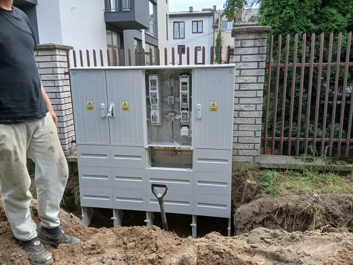 Posadowienie złącza kablowego