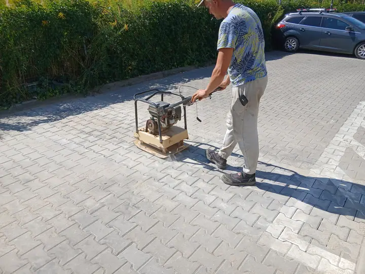 Zagęszczanie nawierzchni po zakończeniu robót